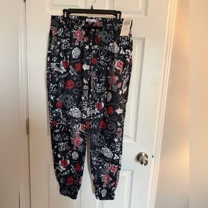 Fresh Prints of Bel Air, Comfy Joggers Size Large, New with Tags. Unisex